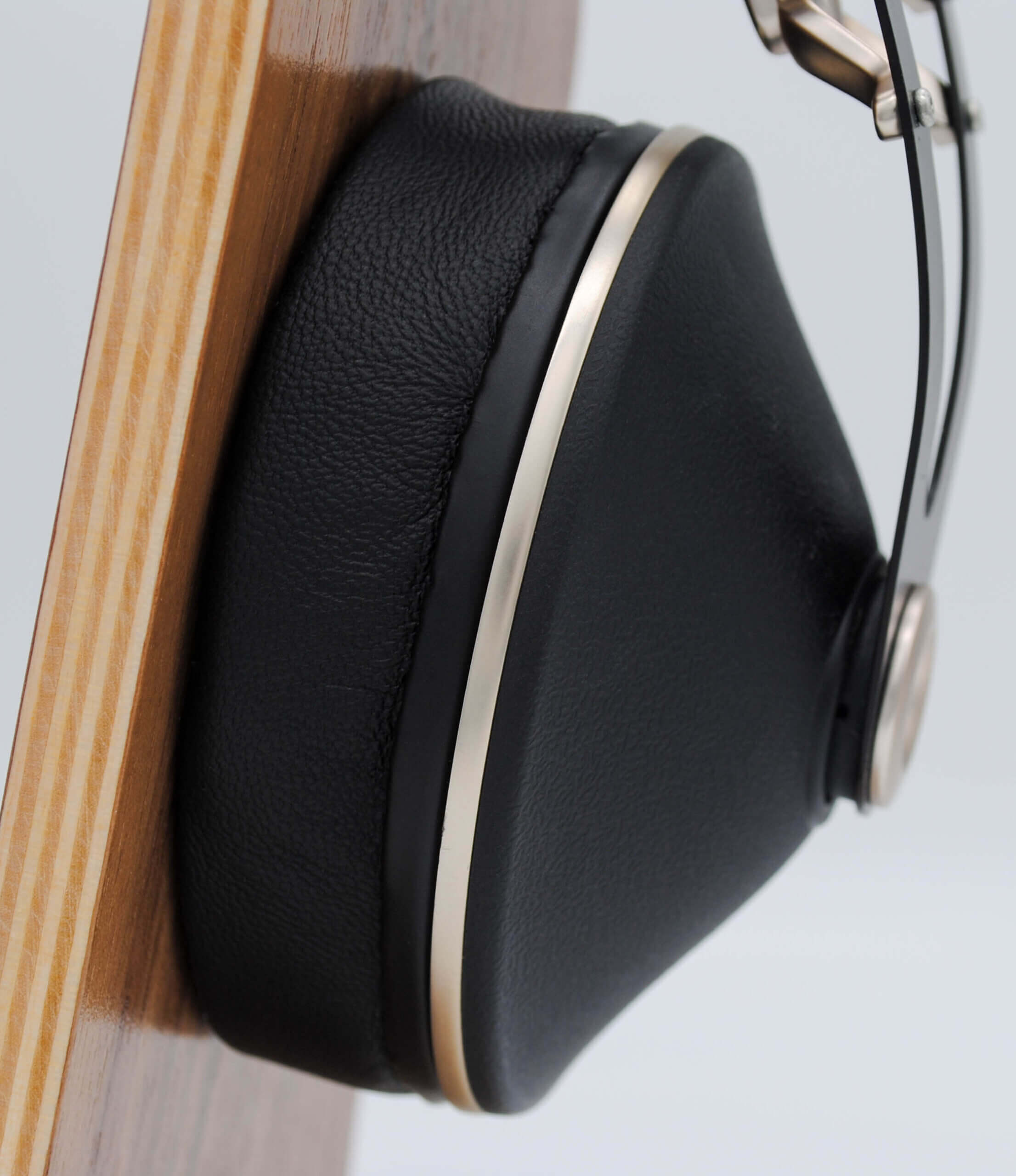 Meze 99 Sheepskin Headphone