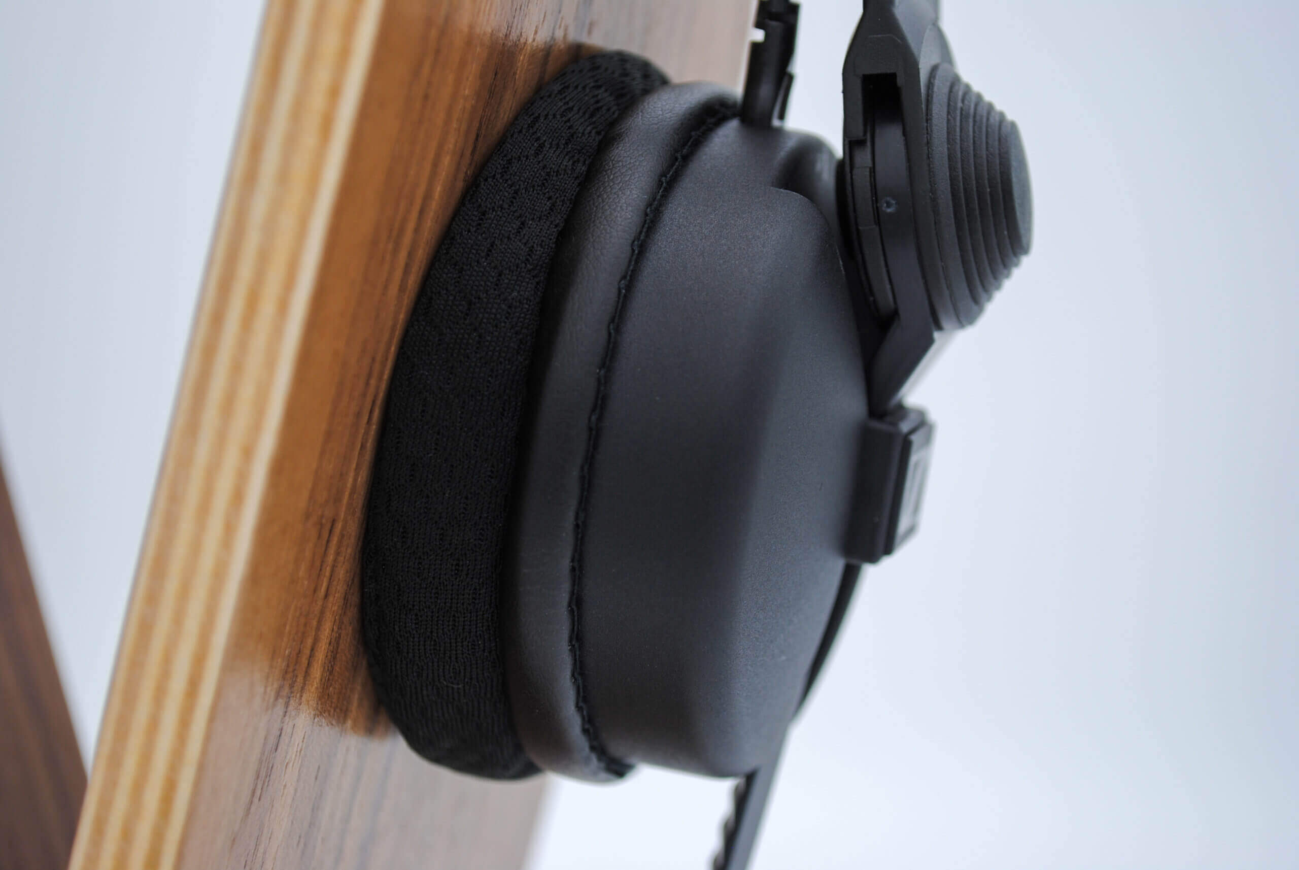 Grusom Acquiesce Flygtig Replacement Ear Pads for the Sennheiser HD25 Series Headphones - Earpadz  Jerzee Series | Dekoni Audio